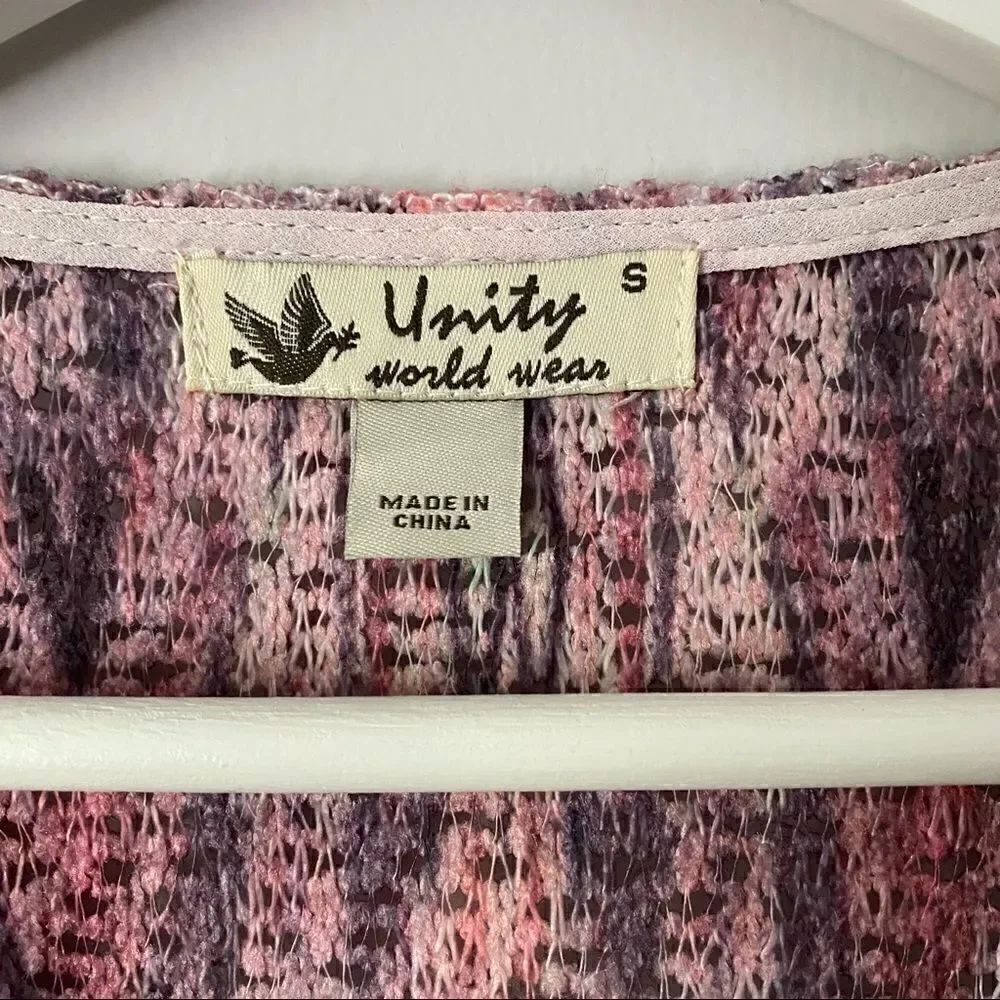 Unity World Wear small lace vneck - Picture 2 of 4